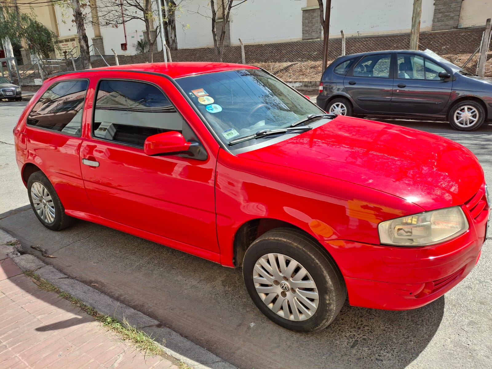 VW Gol Power Plus 3p 1.4N c/GNC - Año 2012 - Image 6