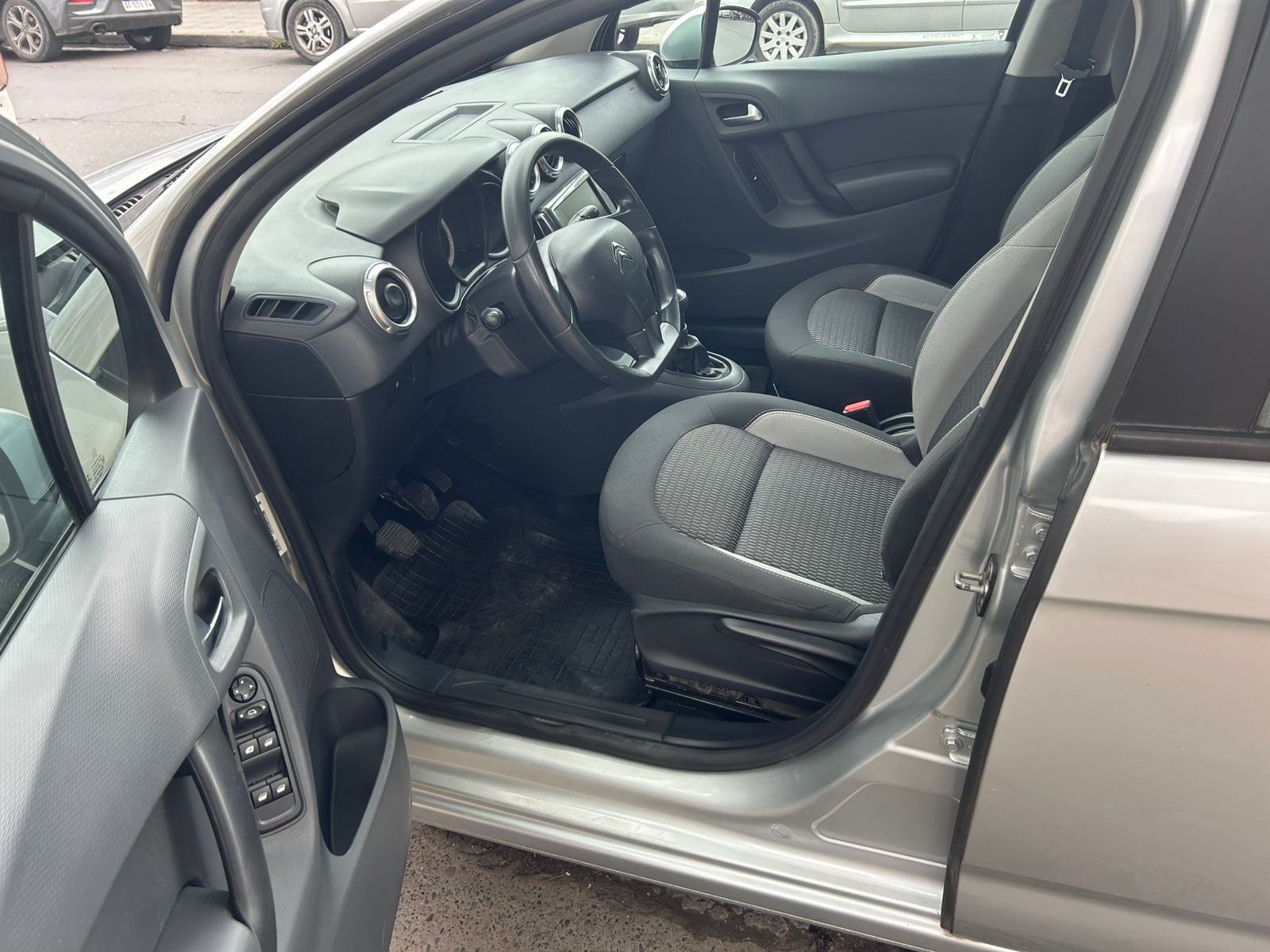 Citroen C3 Feel MT 1.6N VTI - Año 2018 - Image 3